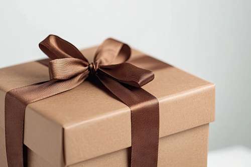 Foto: Geschenkkarton mit Schleife