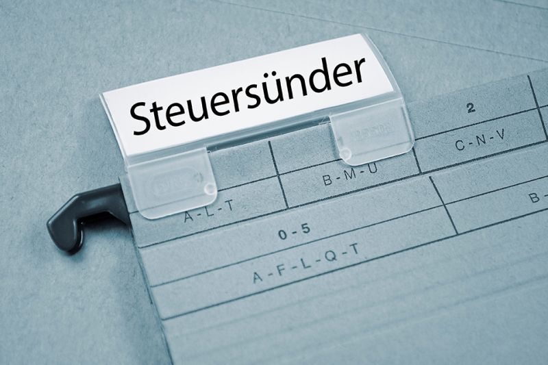 Foto: Akte mit Aufschrift Steuersünder